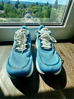 Veloci Blue Men's Mesh Running Sneakers with Cushioned Sole